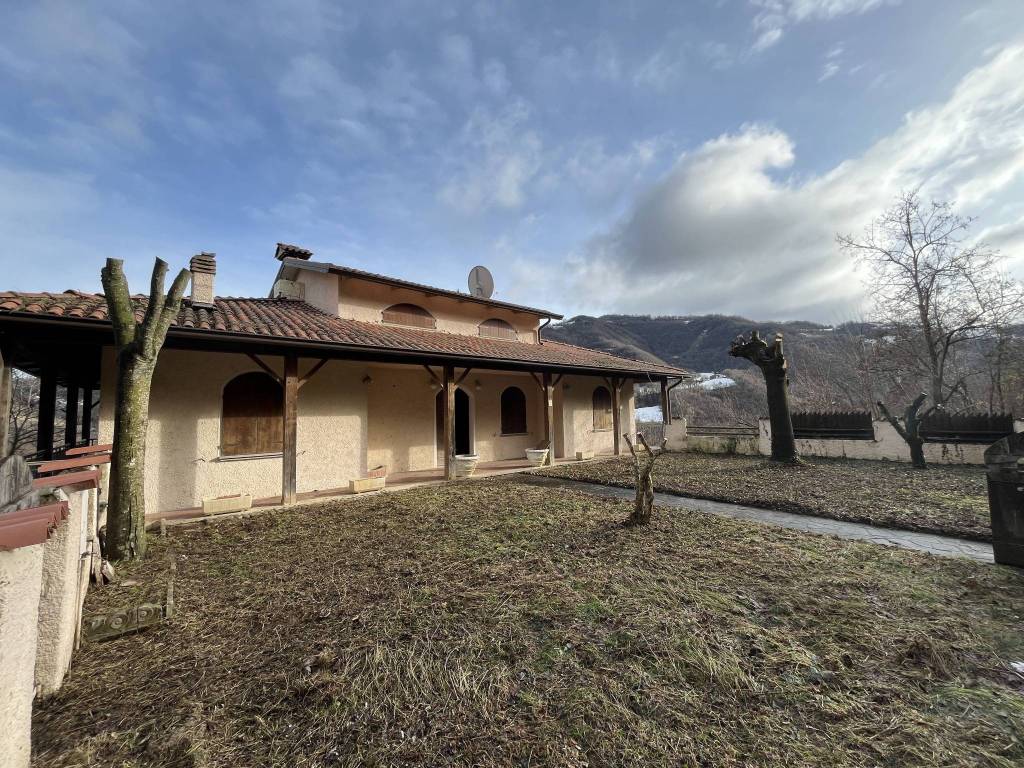 Villa a Neviano degli arduini in Strada Montroni - Foto 3