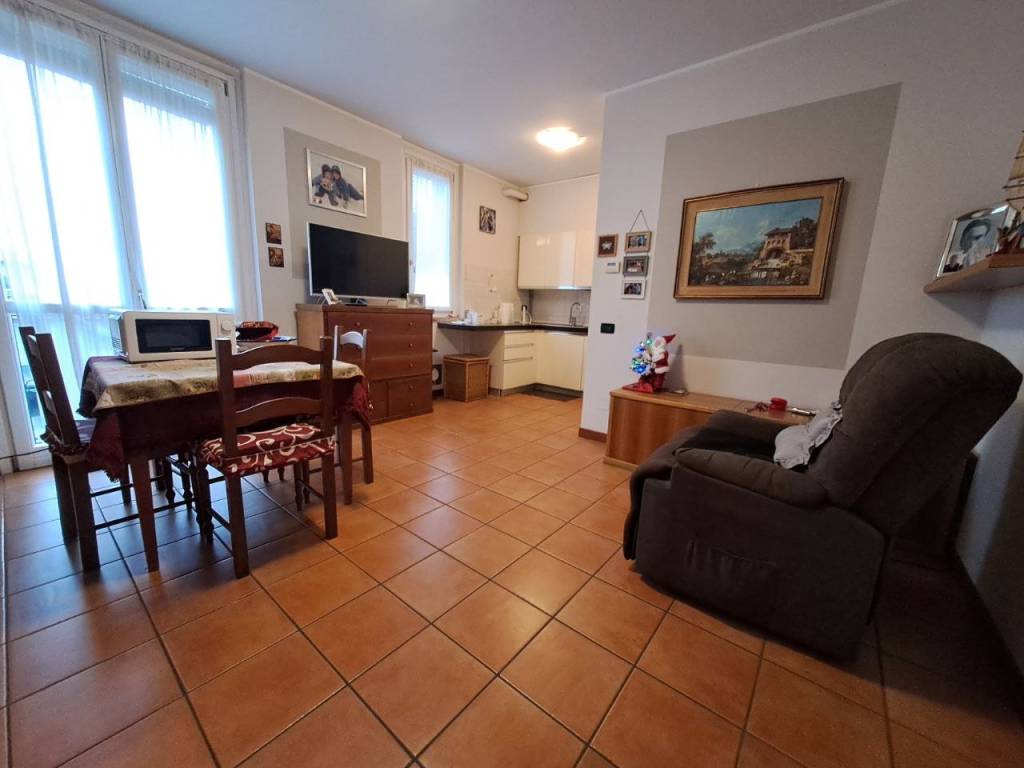 Appartamento a Cermenate in Via Carlo Moreschi, 20 - Foto 2