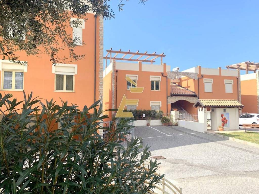 Appartamento a Pizzo in Strada Provinciale per Sant'Onofrio - Foto 5