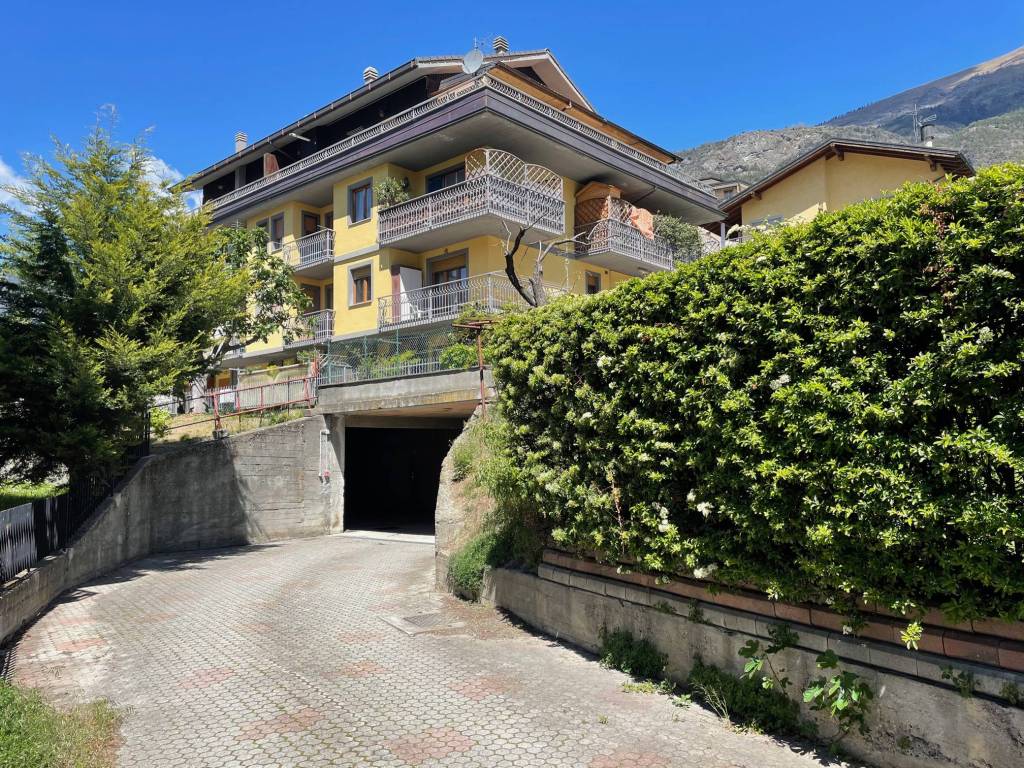 Box / garage a Saint-vincent in Via Trento, 26 - Foto 3