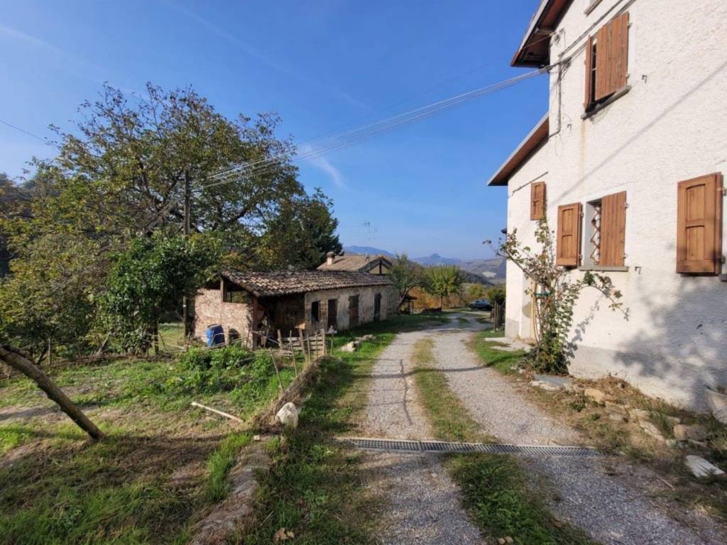 Casa indipendente a Vezzano sul crostolo in Via Travaglioli, 8 - Foto 3