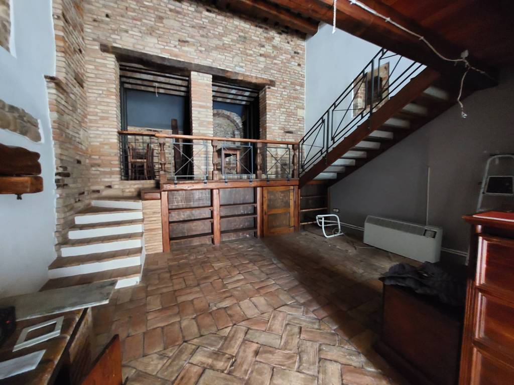Appartamento a Montedinove in piazza del comune - Foto 2