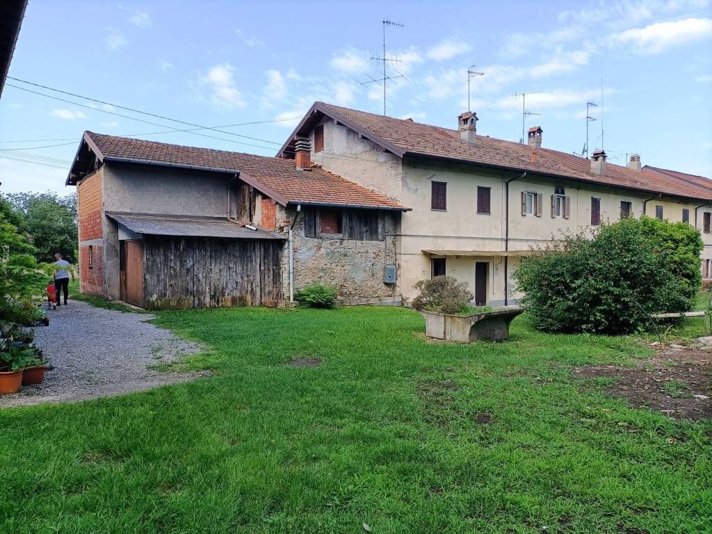 Rustico / casale a Sesto calende in Via per Lentate - Foto 3
