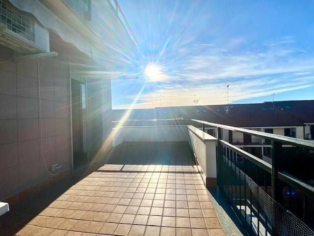 Attico / mansarda a Novara in Via Luigi Mercantini, 44 - Foto 2