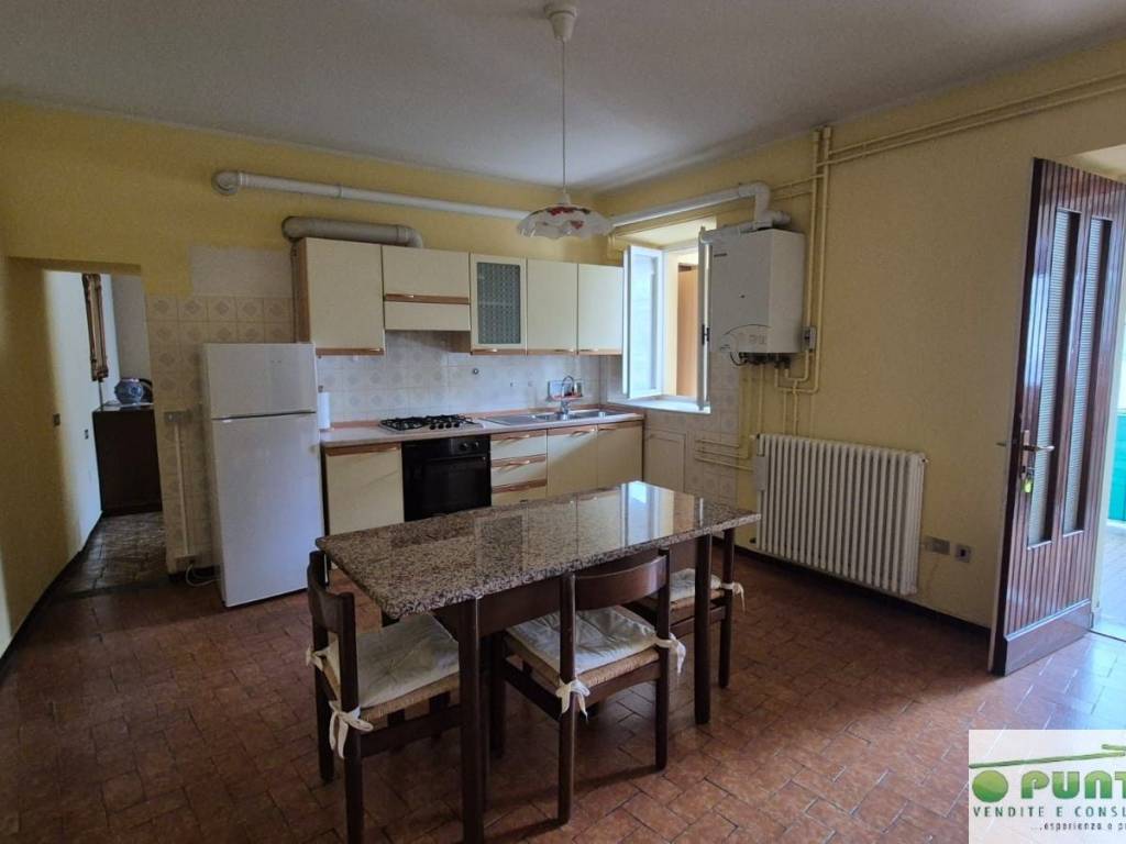 Appartamento a Viggiù in Via della Croce, 13 - Foto 2