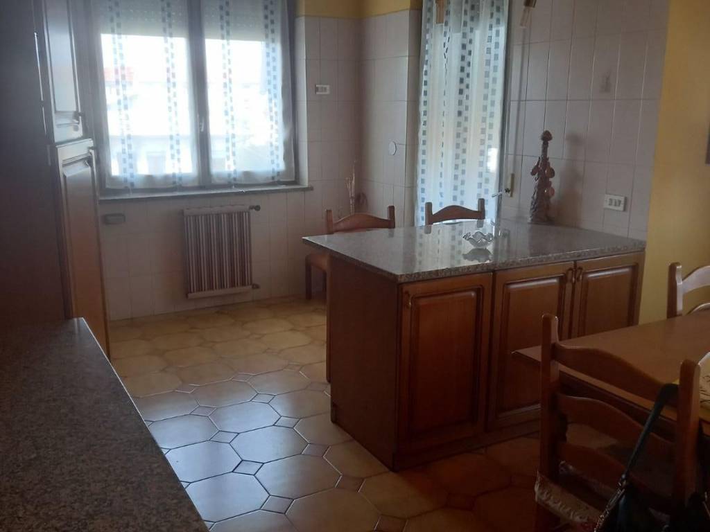 Appartamento a Borgomanero in Via Vittorio Alfieri - Foto 4