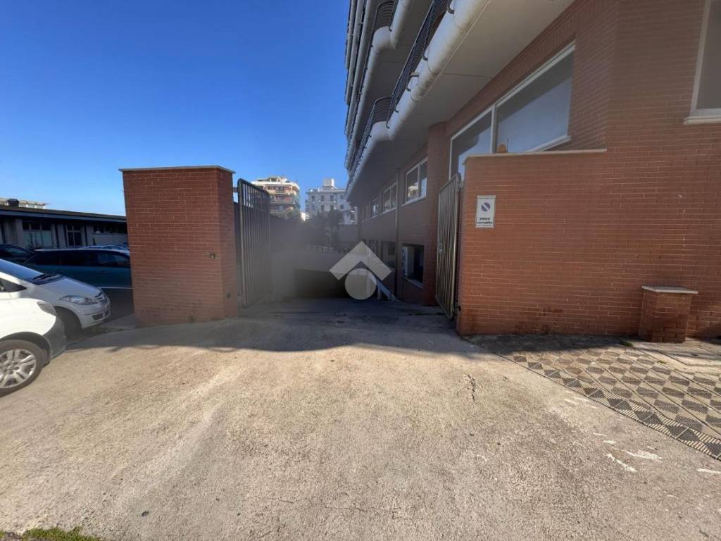 Box / garage a Reggio calabria in Via Salita Stazione Santa Caterina - Foto 3