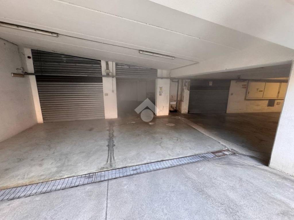 Box / garage a Reggio calabria in Via Salita Stazione Santa Caterina - Foto 4