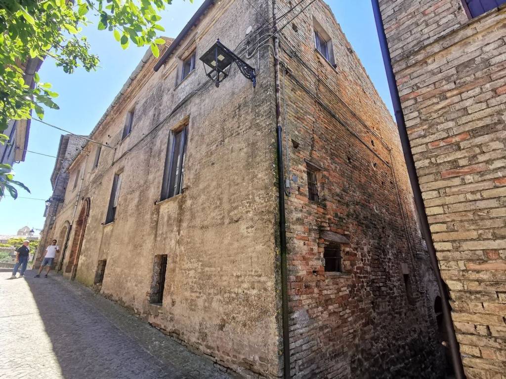Villa a Monterubbiano in Via Piave, 15 - Foto 2