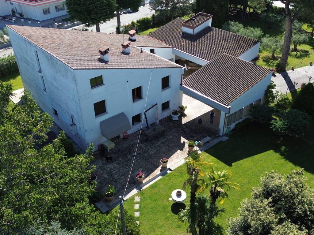 Villa a Corropoli in Strada Provinciale della Vibrata - Foto 4