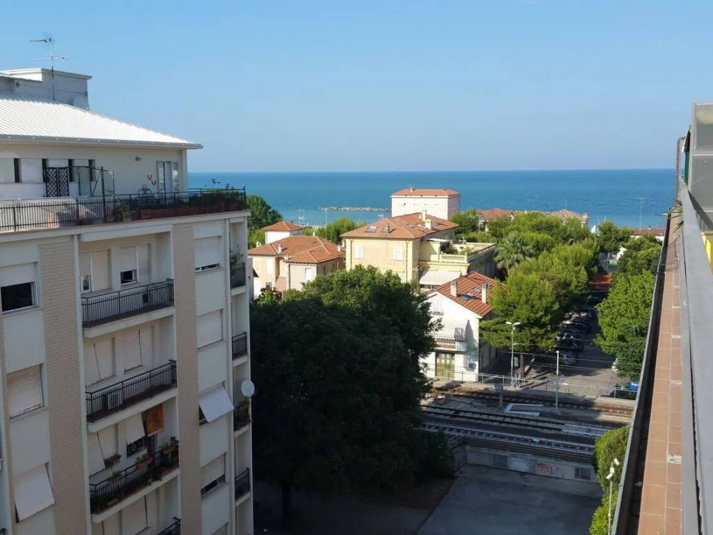 Attico / mansarda a Porto san giorgio in Viale F.Cavallotti, 1 - Foto 2