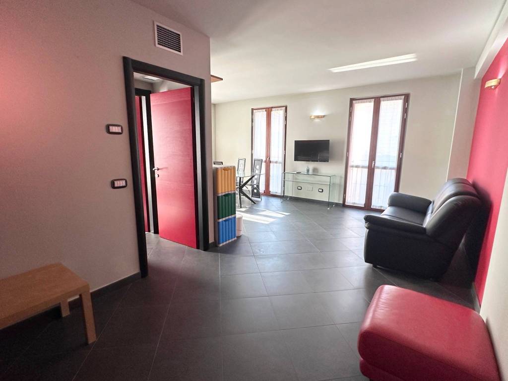 Appartamento a Arona in Piazza San Graziano - Foto 3