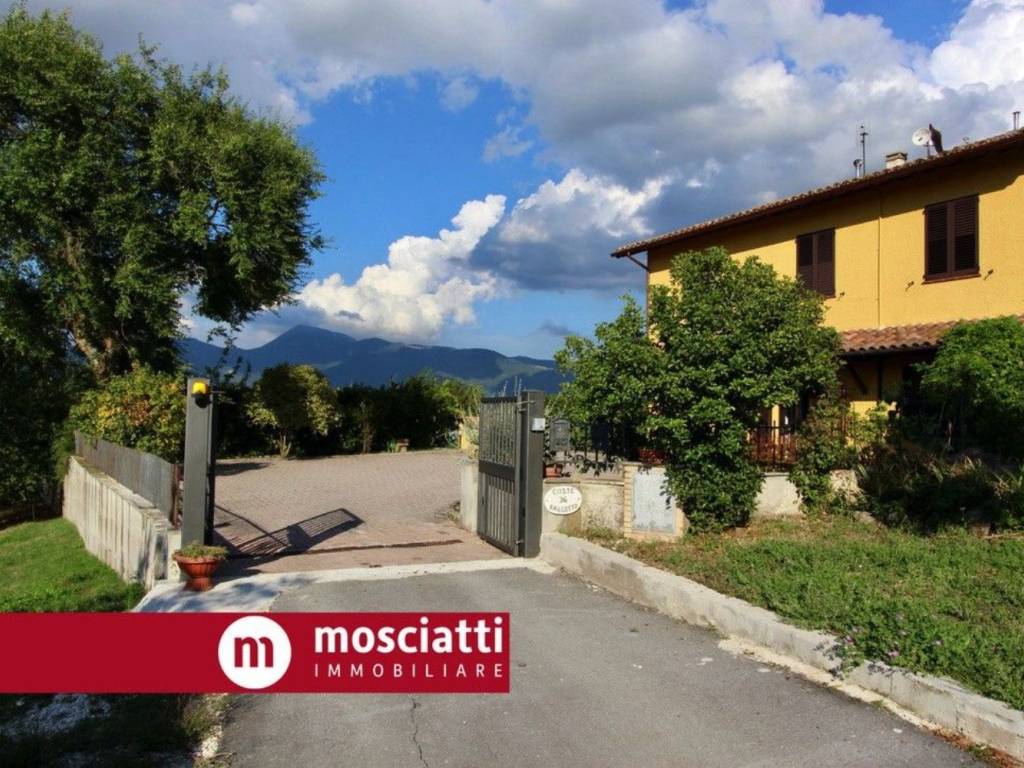 Rustico / casale a Esanatoglia in Località Coste Falcotto - Foto 2