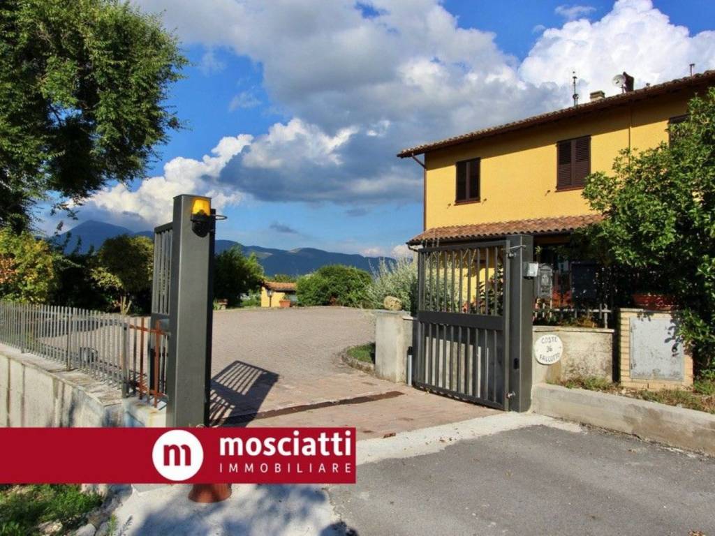 Rustico / casale a Esanatoglia in Località Coste Falcotto - Foto 3