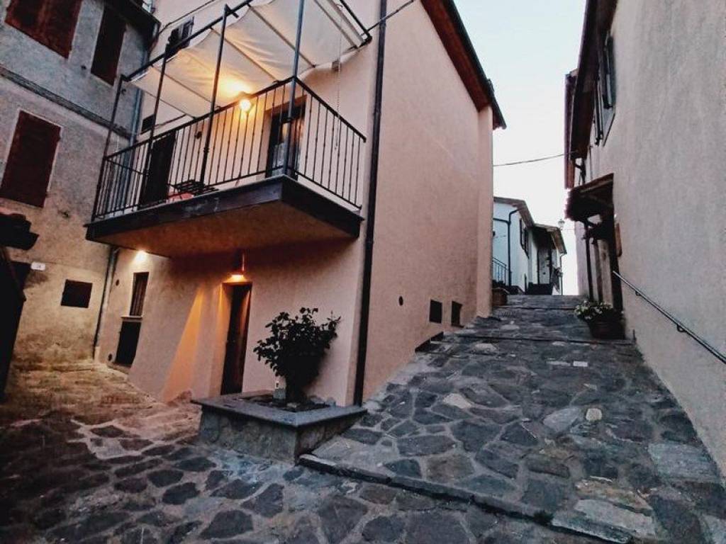 Casa indipendente a Arcidosso in Via Centrale - Foto 2