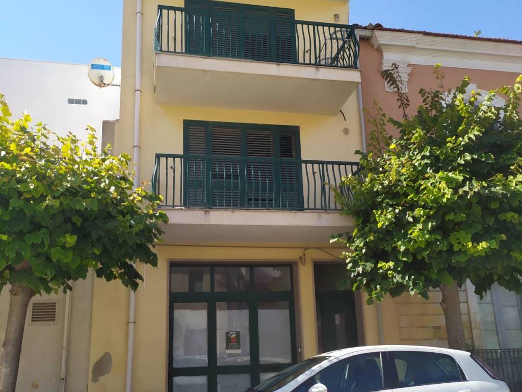 Appartamento a Santa croce camerina in Piazza G. B. II Celestri, 4 - Foto 2