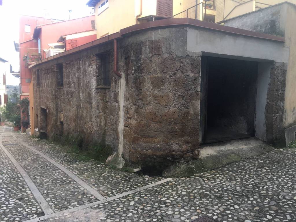 Box / garage a Gallese in Via Ugo Foscolo - Foto 2