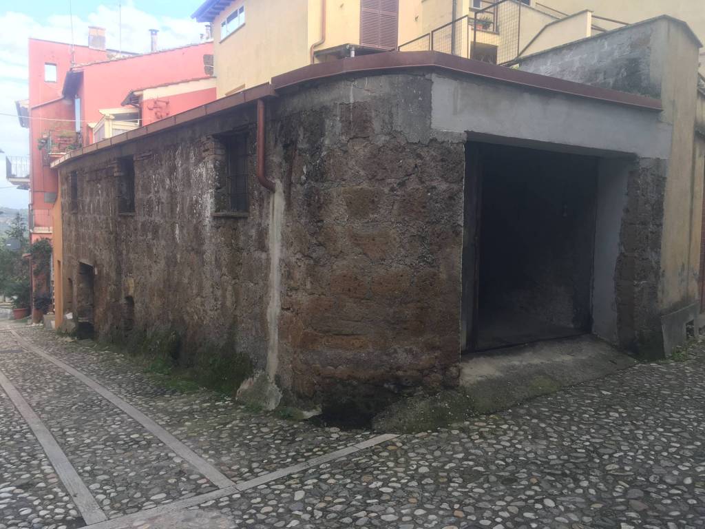 Box / garage a Gallese in Via Ugo Foscolo - Foto 3