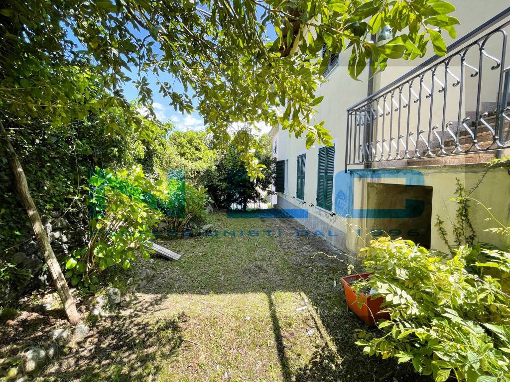 Appartamento a Carro in Piazza Cerro - Foto 2