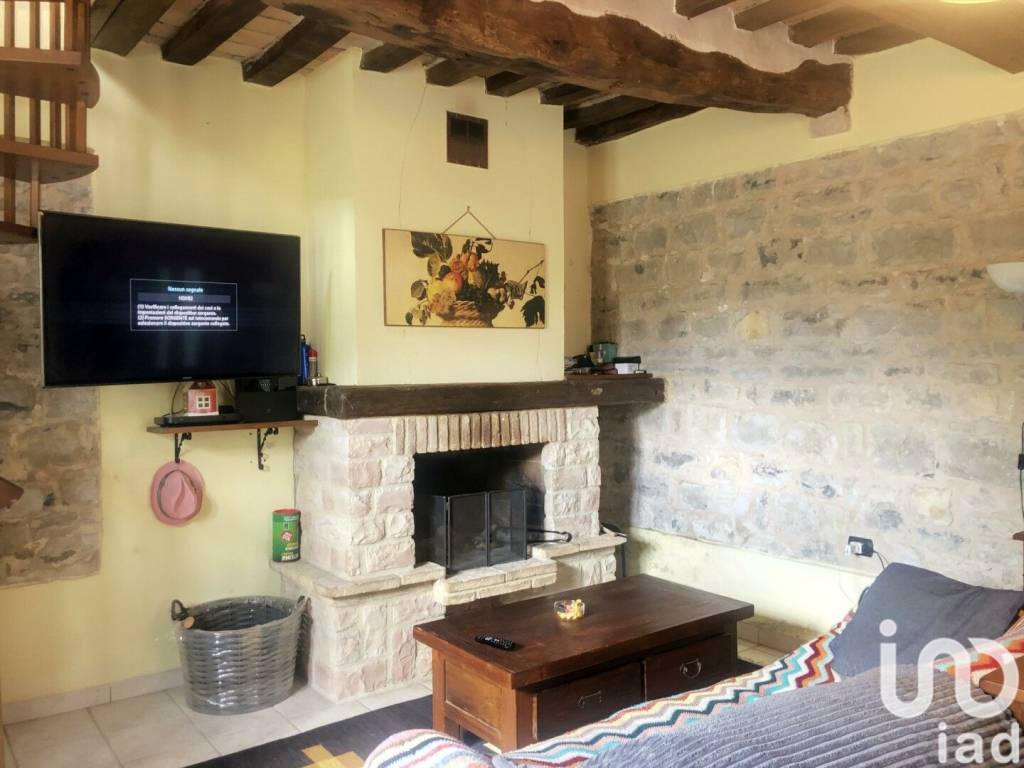 Villa a Cagli in Strada Cagli-Pianello - Foto 3