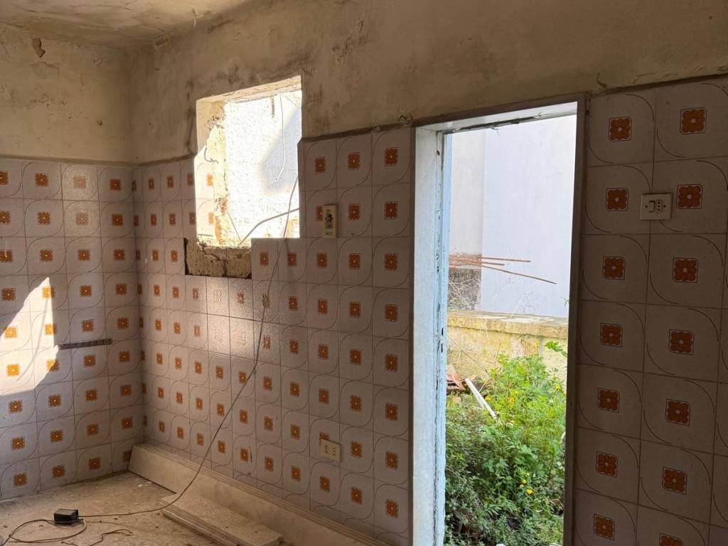 Casa indipendente a Acquaviva delle fonti in Via Arco Vitangelo Luciani - Foto 2