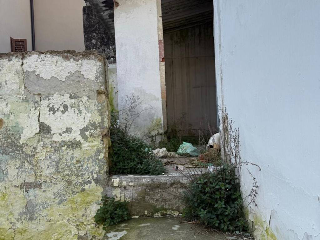 Casa indipendente a Acquaviva delle fonti in Via Arco Vitangelo Luciani - Foto 3