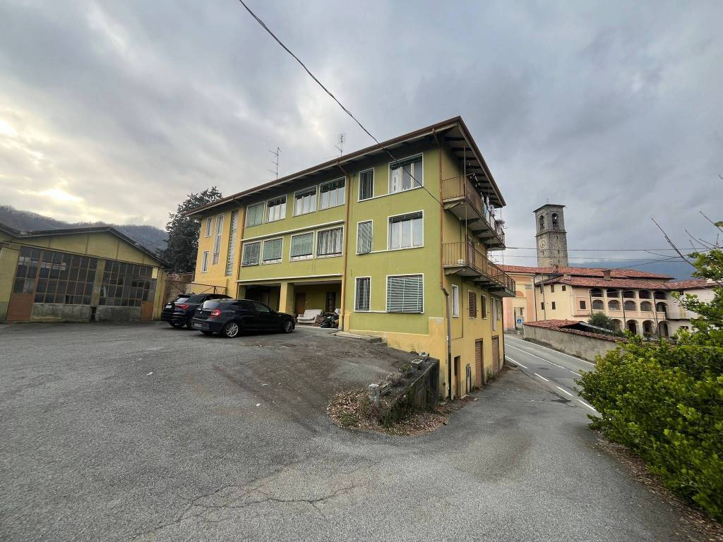 Palazzo / stabile a Biella in Via Santuario di Oropa, 265 - Foto 4