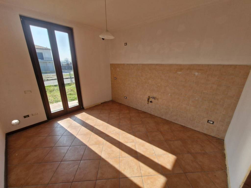 Appartamento a Tradate in Via Carlo Rossini - Foto 3