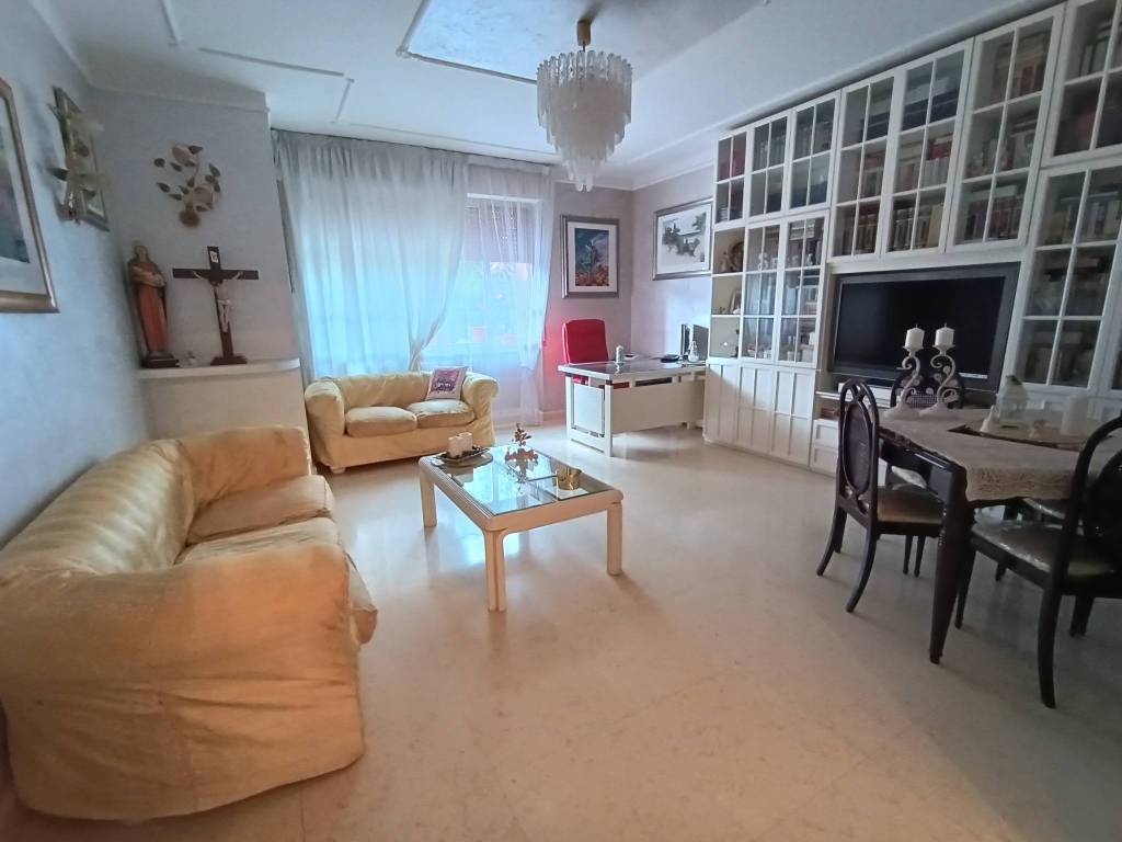 Appartamento a Foggia in Viale Luigi Pinto, 5 - Foto 2