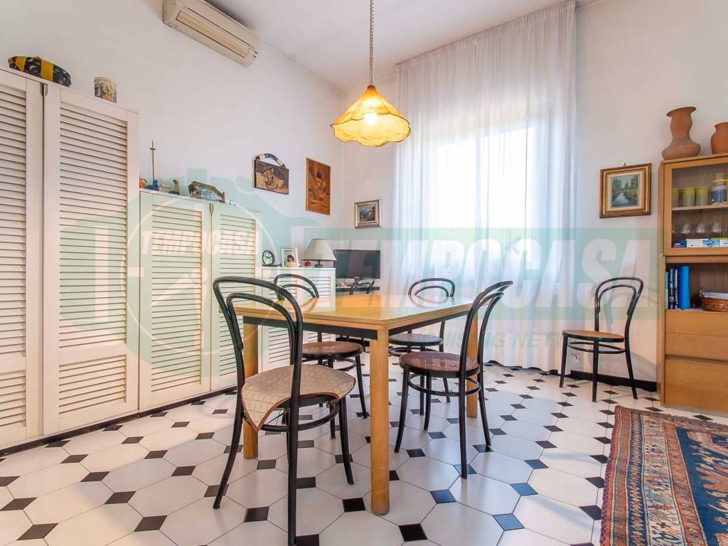 Appartamento a Uboldo in Via Aurelio dell'Acqua - Foto 2