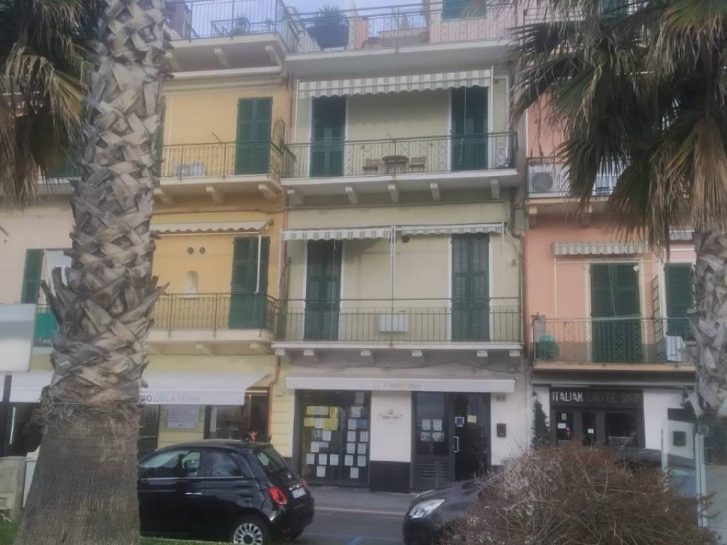Appartamento a Loano in via Giuseppe Garibaldi 139 - Foto 2