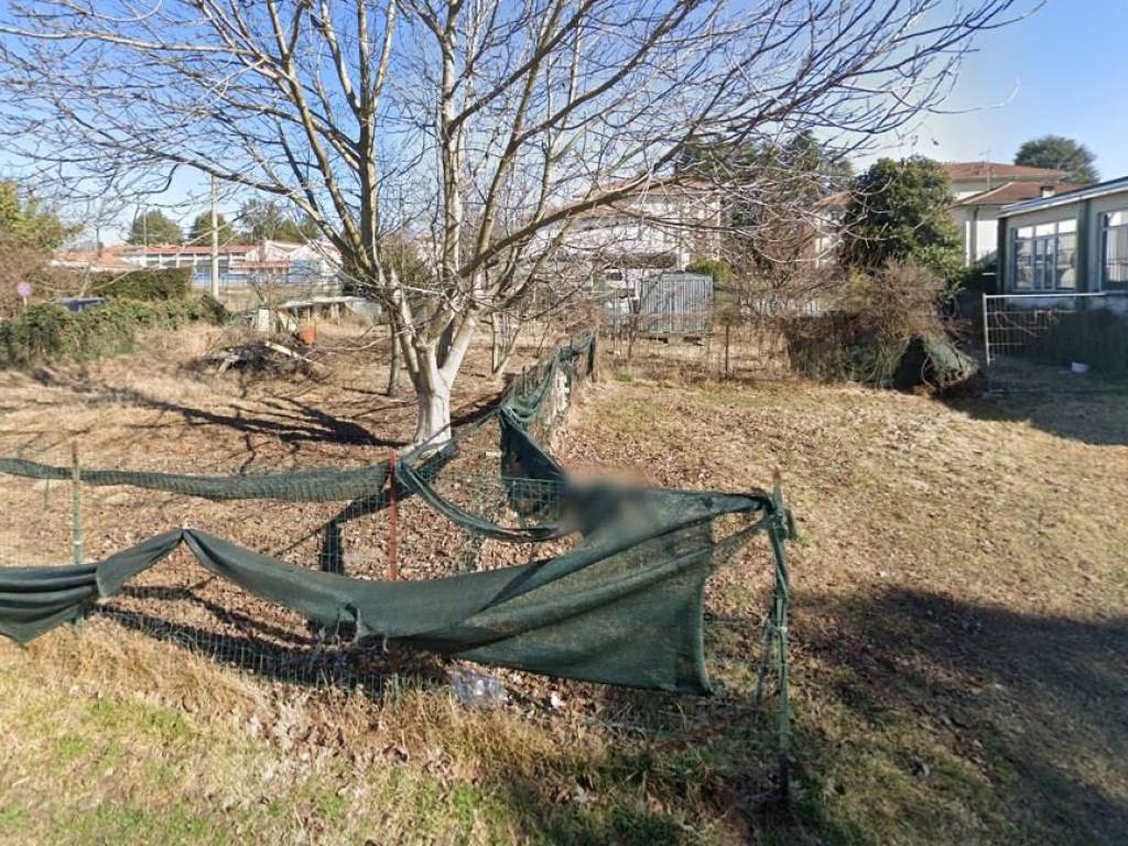 Terreno a Albizzate in Via Ugo Foscolo, 13 - Foto 2