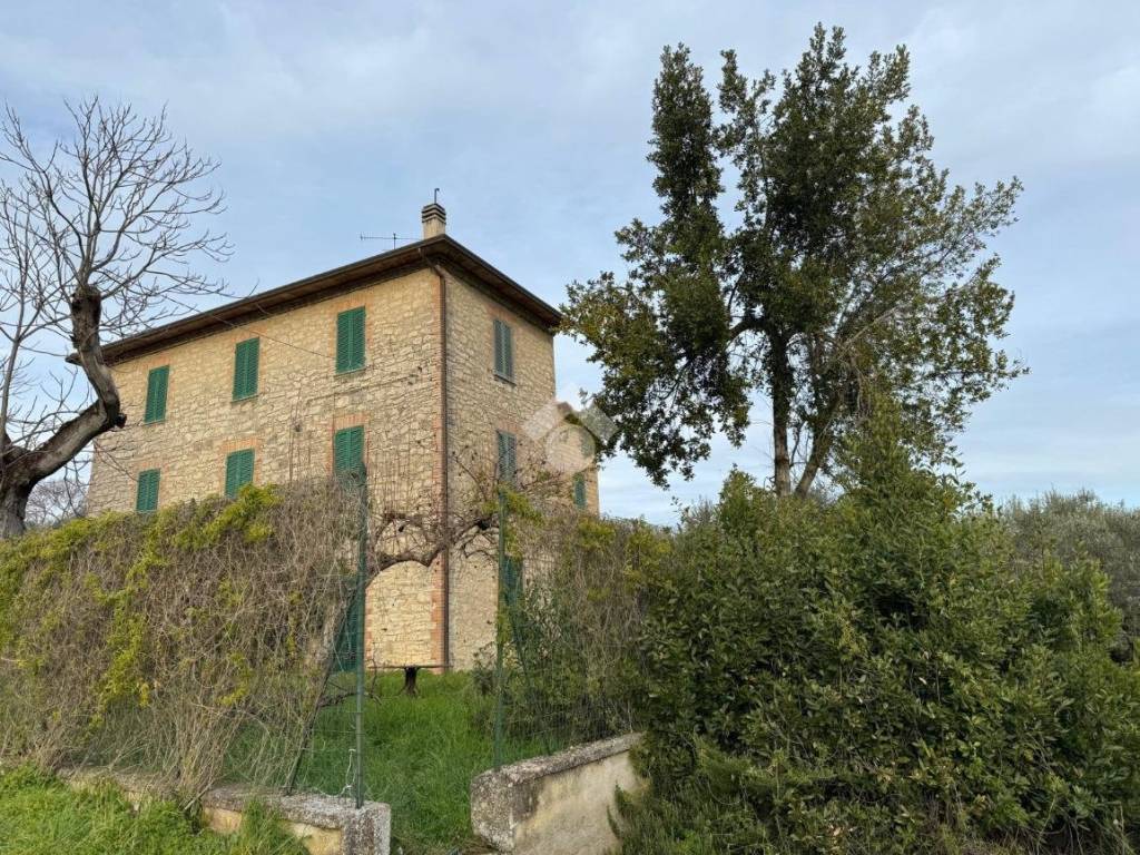 Rustico / casale a Gualdo cattaneo in Via Putuense - Foto 5