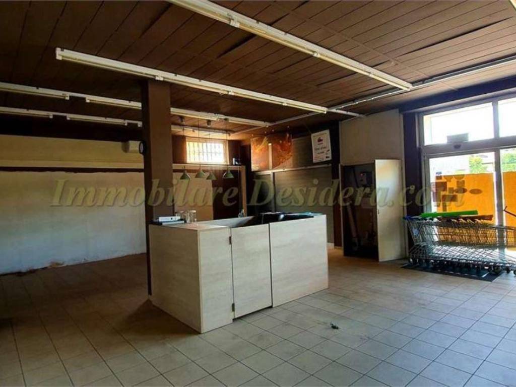 Immobile a Varallo pombia in Piazza Risorgimento, 3 - Foto 2