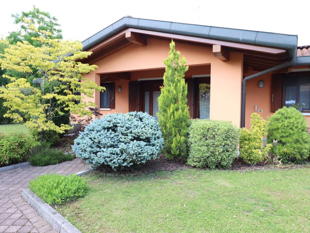 Villa a Fiume veneto in Via Damiano Chiesa, 6 - Foto 2