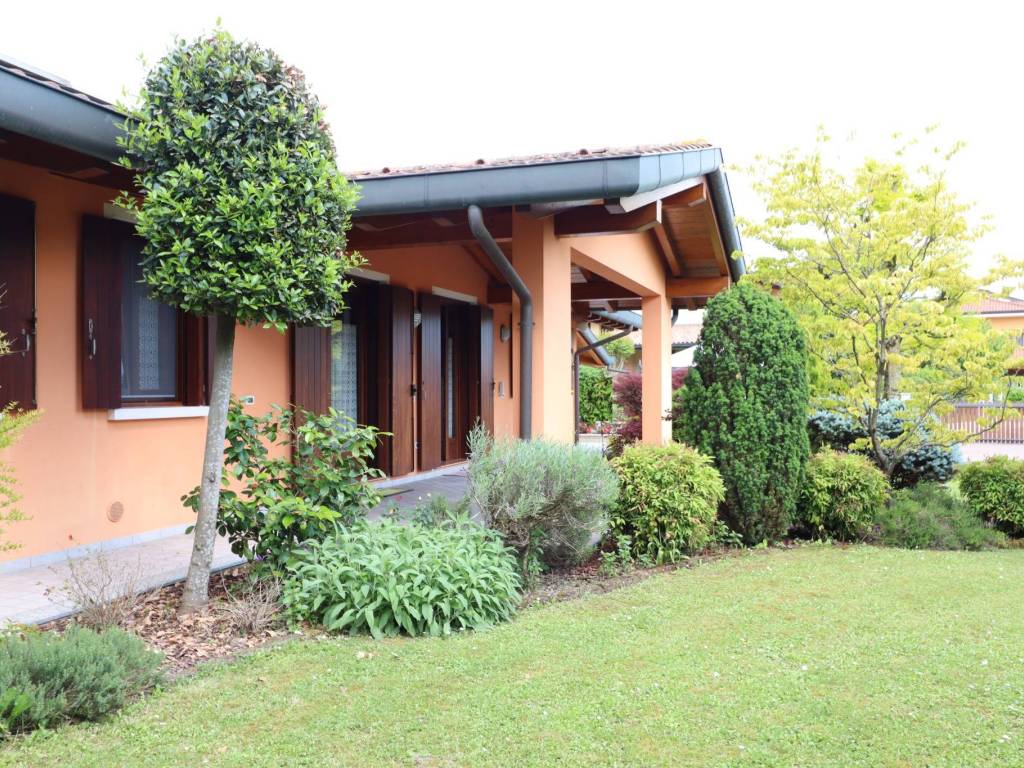 Villa a Fiume veneto in Via Damiano Chiesa, 6 - Foto 3