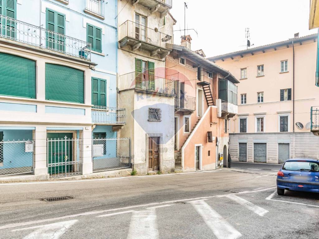 Appartamento a Belgirate in VIA IV NOVEMBRE, 4 - Foto 4