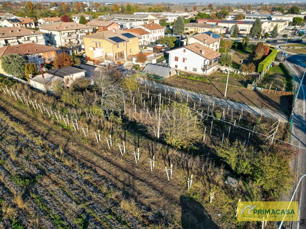 Terreno a Buttapietra in Via Leonardo da Vinci - Foto 2