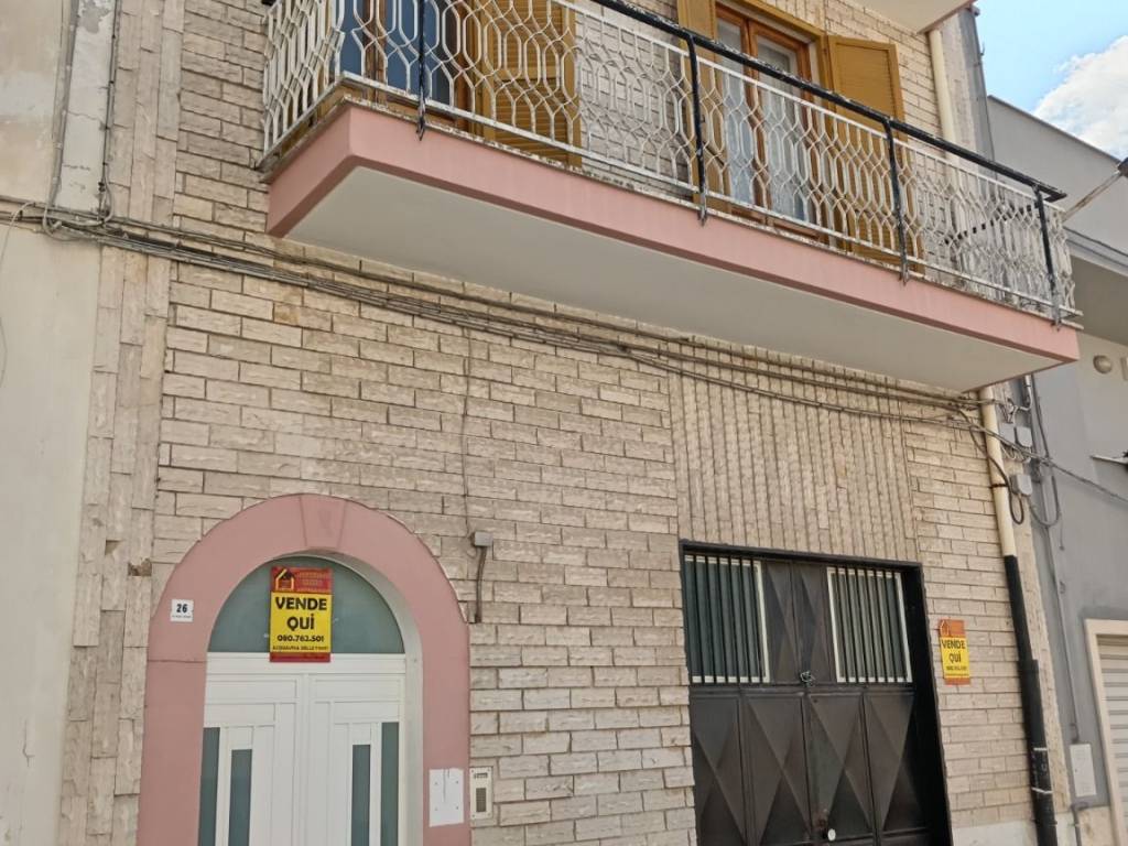 Casa indipendente a Acquaviva delle fonti in Via Donato Consiglio - Foto 2