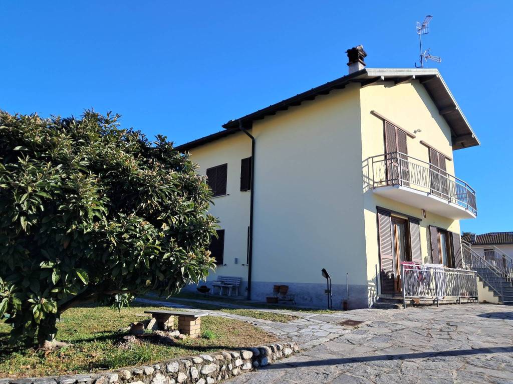 Appartamento a Cuveglio in Via Monte Colonna - Foto 2