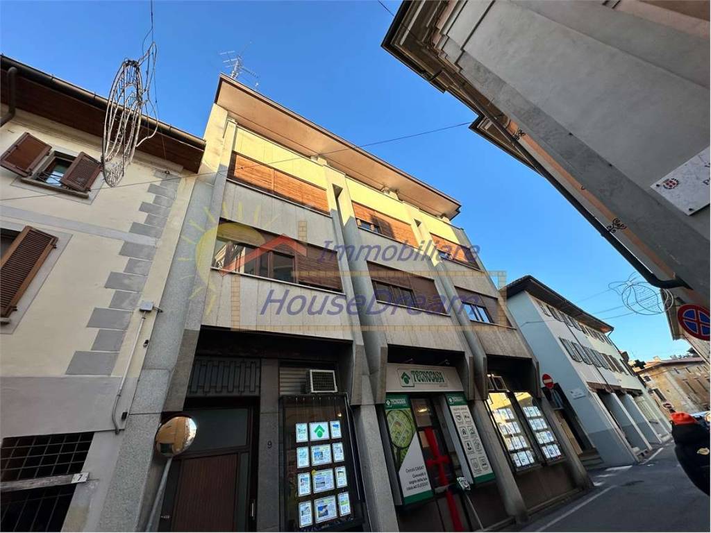 Appartamento a Oleggio in Via Verjus, 11 - Foto 2
