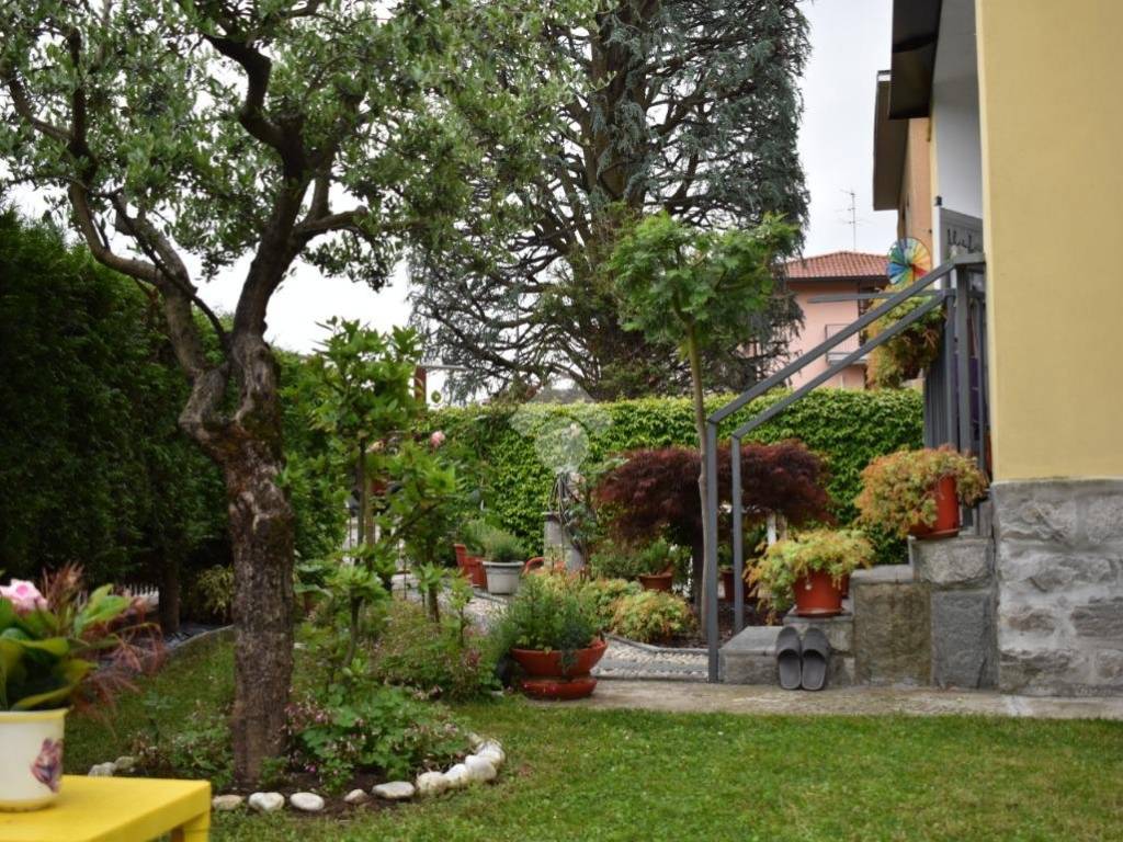 Appartamento a Cantù in Via XI Febbraio, 14 - Foto 3