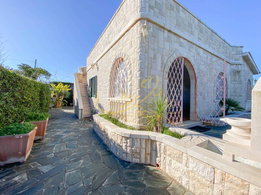 Villa a Monopoli in st. provinciale 163 - Foto 2