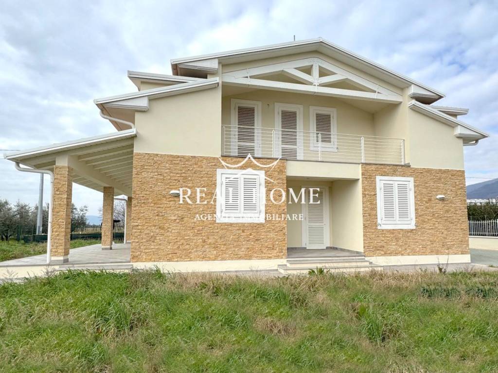 Villa a Montale in Via V. Topazzi - Foto 2