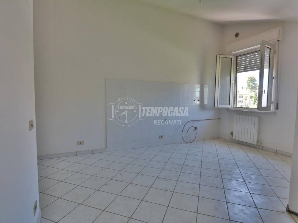 Attico / mansarda a Montecassiano in Via Giuseppe Ungaretti, 1 - Foto 5