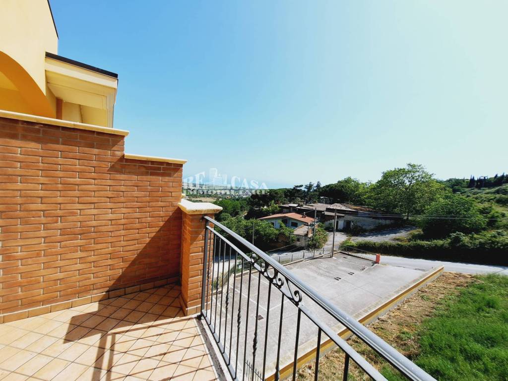 Appartamento a Colonnella in C.da giardino - Foto 3