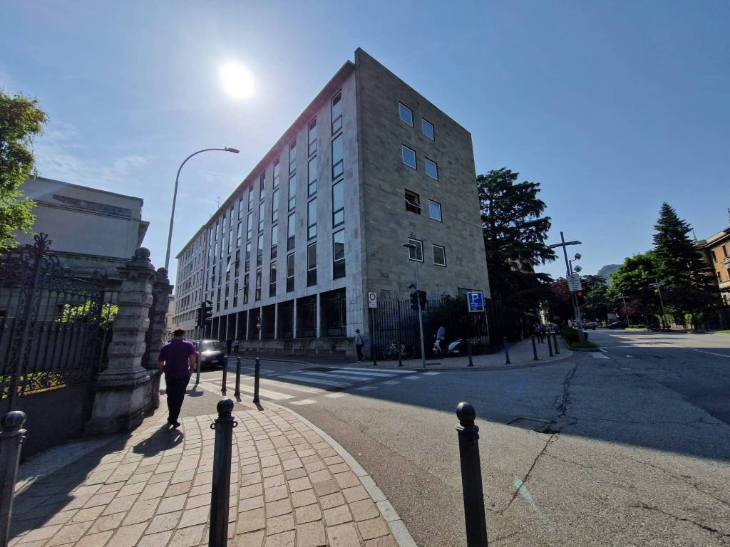 Immobile a Como in Viale Felice Cavallotti, 6 - Foto 2