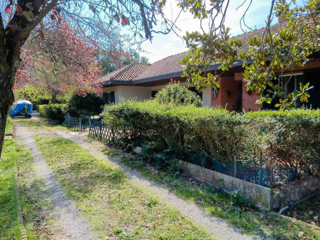 Villa a Tuoro sul trasimeno in Via Puntabella, 6 - Foto 1