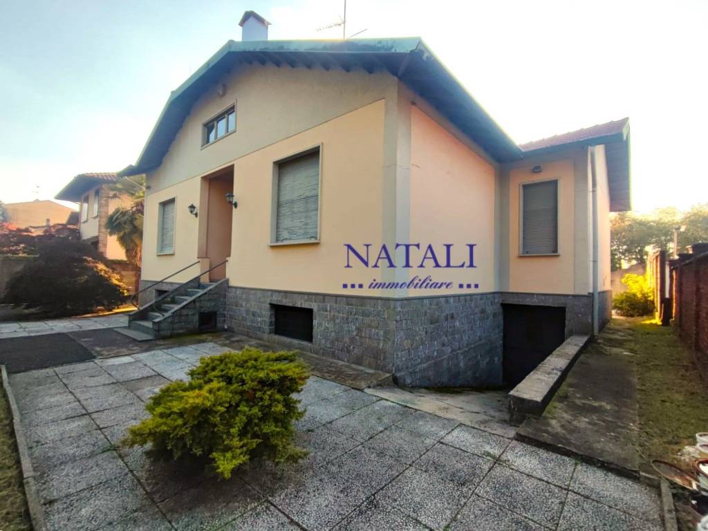 Villa a Olgiate olona in Via Don Carlo Gnocchi, 34 - Foto 2