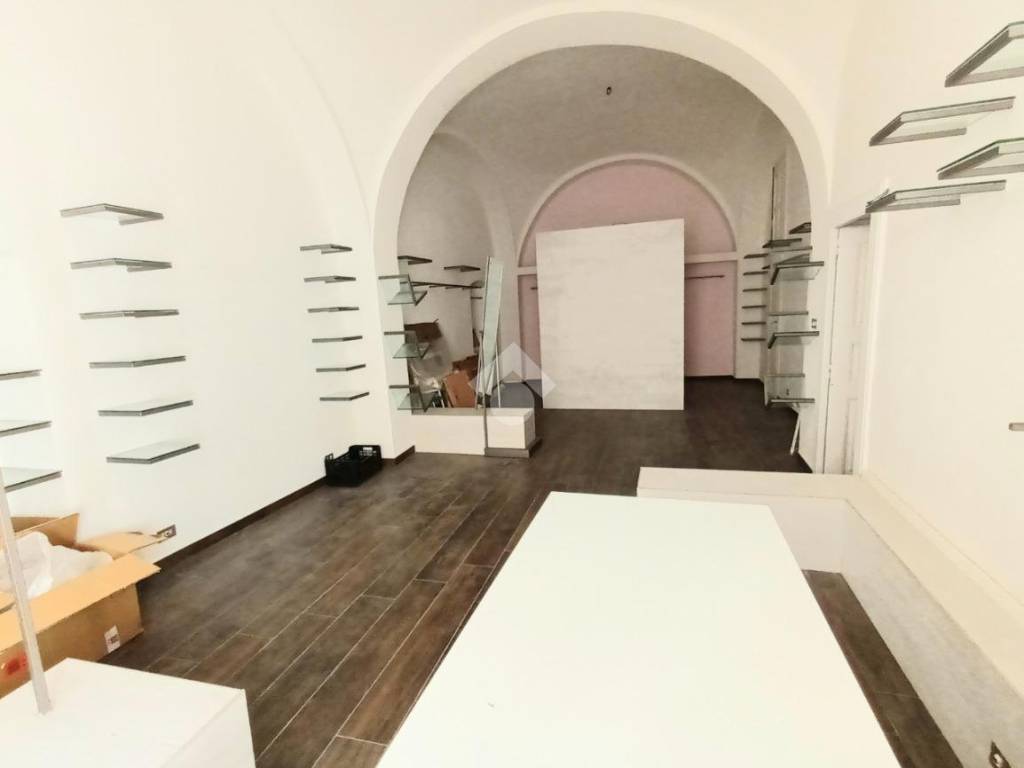 Appartamento a Bari in PIAZZA DON DEMETRIO MAGRINI, 4 - Foto 2